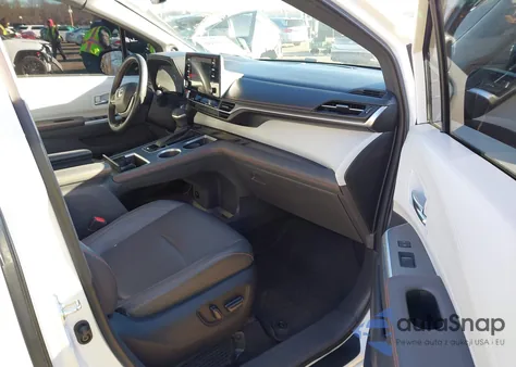2022 Toyota Sienna Xse z USA, uszkodzony, nr VIN 5TDDRKEC1NS095906